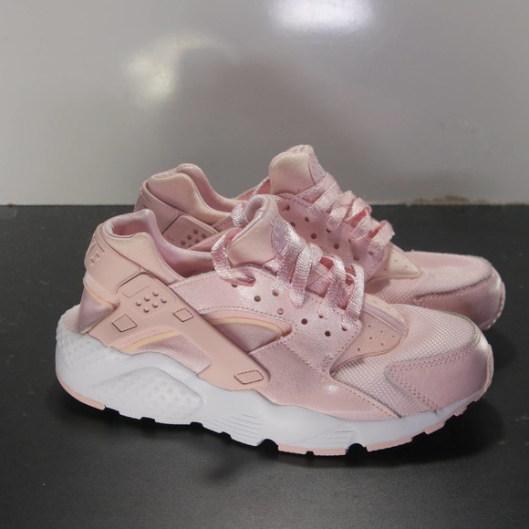 Nike Shoes - Nike Air Huarache Run SE Low Size 6youth=7.5womens 006073 Pink Athletic Sneakers